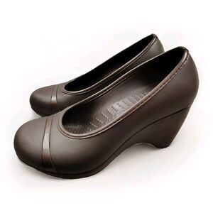 Crocs Lina Wedge Heels‎ Cap Toe Brown Size 9 EUC